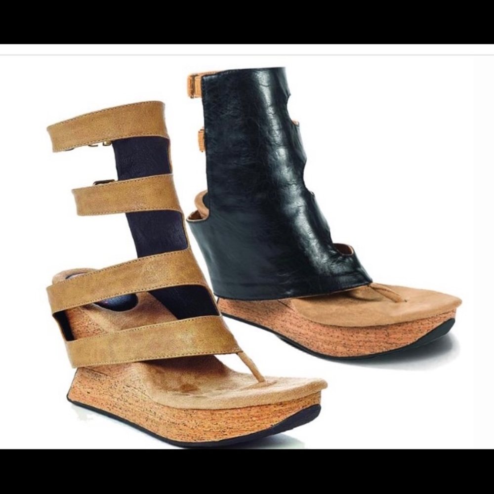 NWT Modzori size 6 reversible sandals